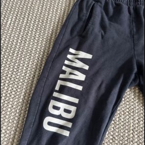 super cute and comfy Brandy Melville John Galt Malibu navy joggers withe pockets - Picture 3 of 4